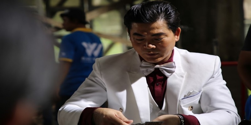 Đọc khuôn mặt và cử chỉ của đối thủ