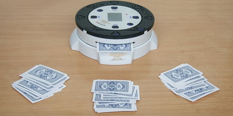 Đặc điểm của máy chia bài Poker